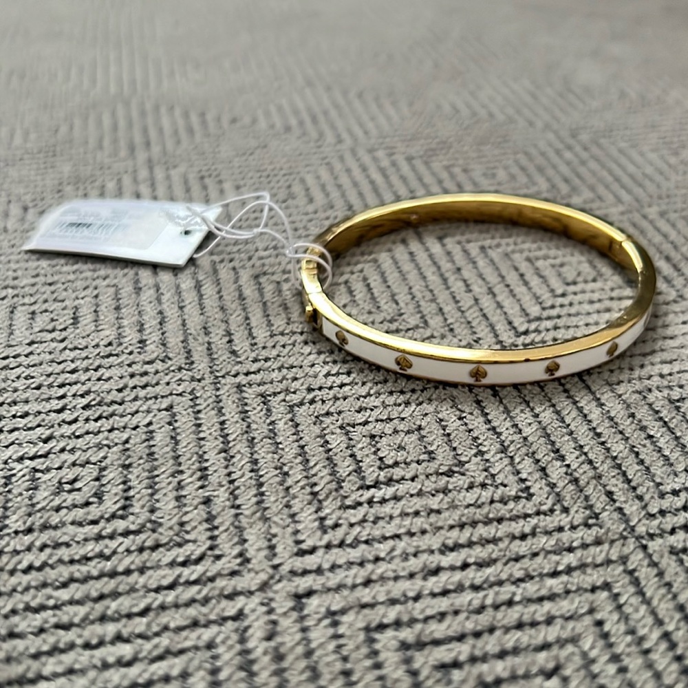 NEW WITH TAGS KATE SPADE BANGLE